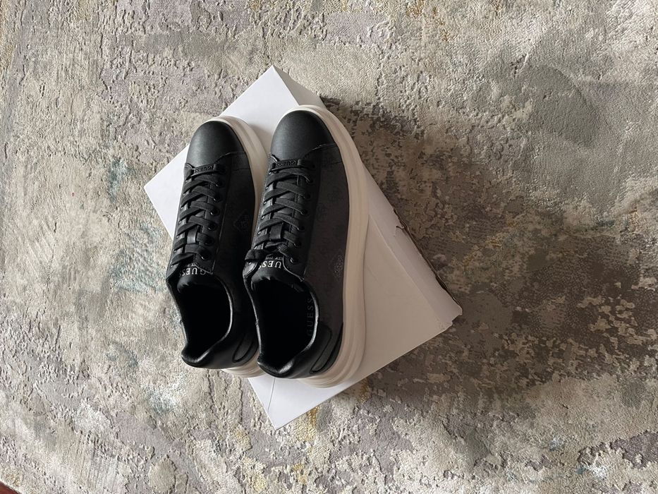 Ténis da Guess novo