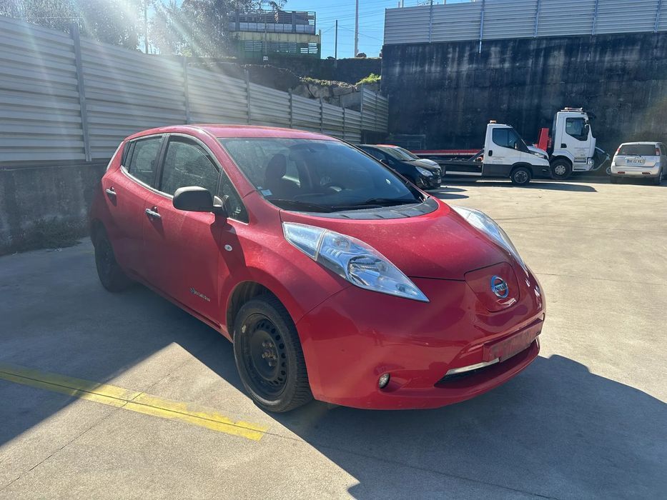 NISSAN LEAF DE 2017 (CENTRO DE ABATE)