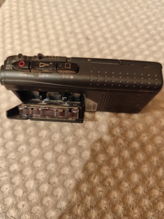 Dyktafon aiwa. M105