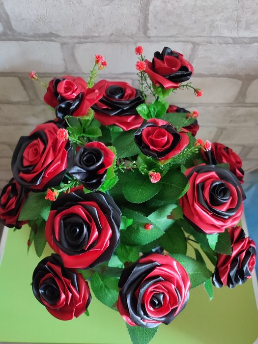 Квіти для Героя з атласної стрічки