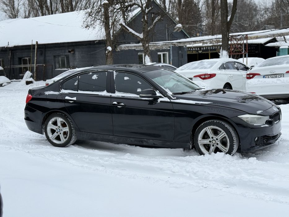Продам Bmw 328i 2013р Легкі пошкодження