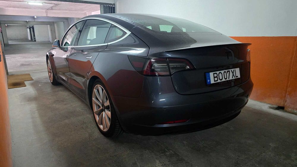 Tesla 3 SR (extras do Performance)