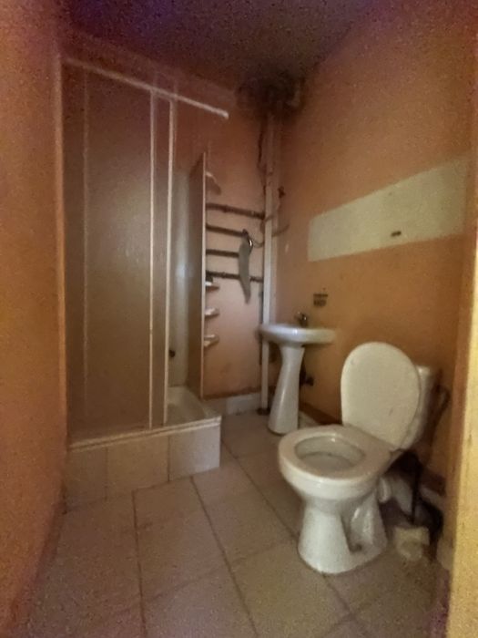 Продам. 1 комнатную  квартиру под ремонт