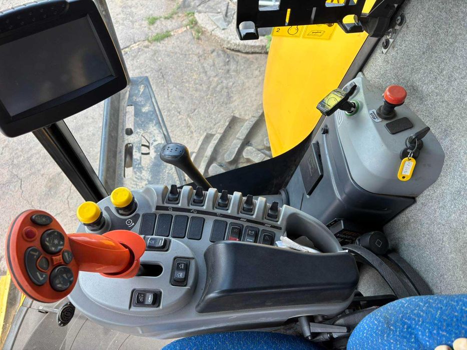 Комбайн New Holland CX6090. Експлуатація з кінця 2015 року.