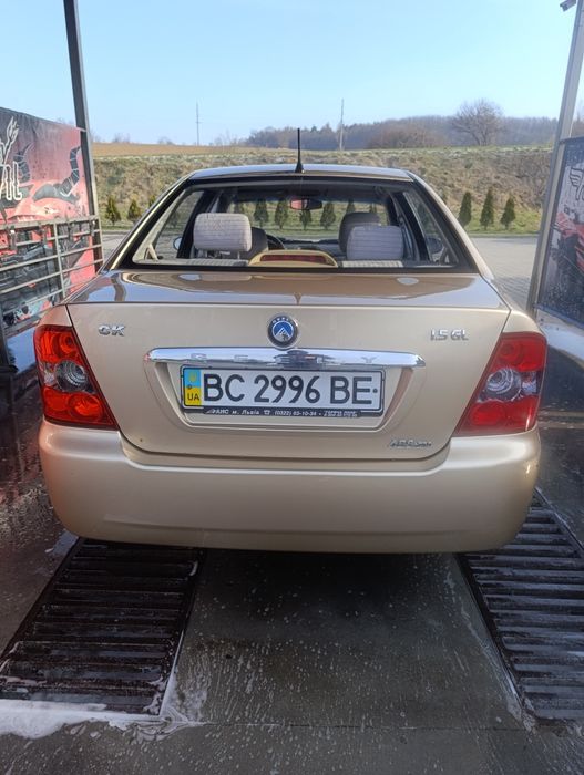 Автомобіль Geely MR