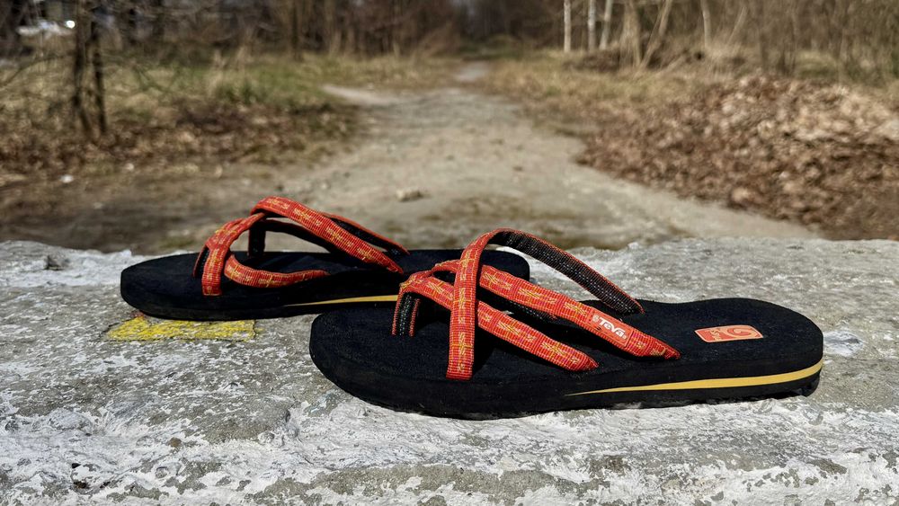 Жіночі шльопки, вєтнамки Teva