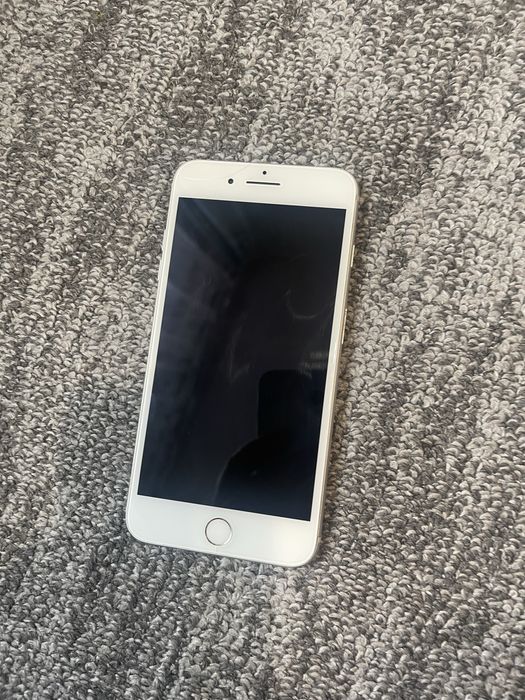 Продам Iphone 7plus, на запчастини