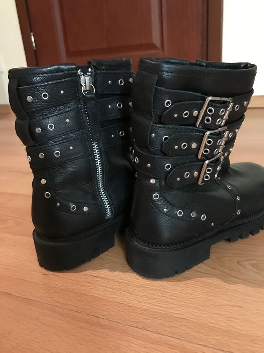 Nowe botki z ćwiekami Skórzane Zara
