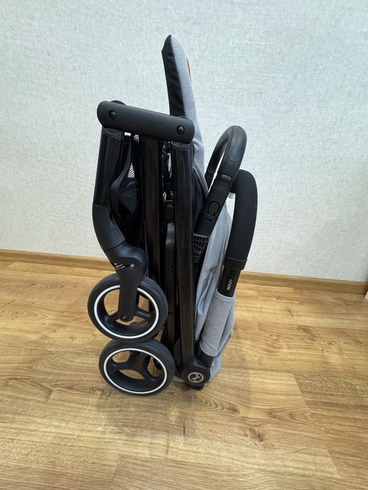 Прогулянкова коляска cybex beezy стан нової