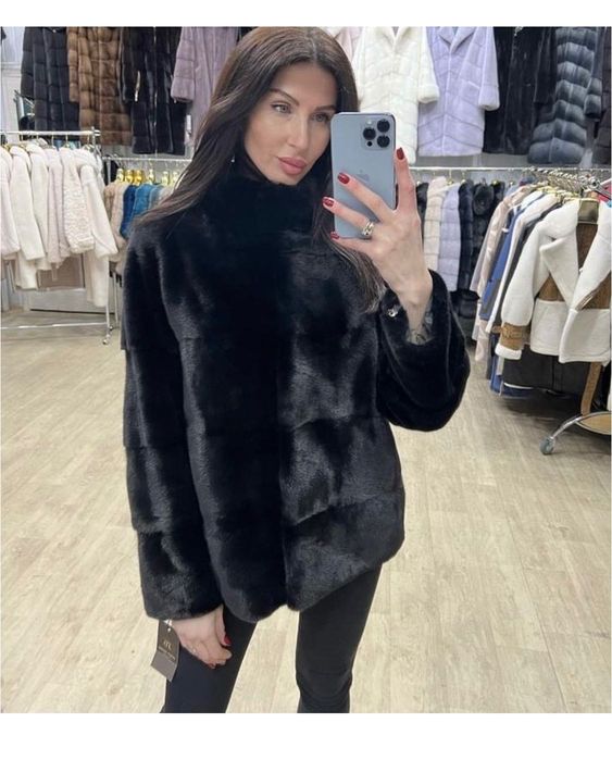 Норкова шубка чорна