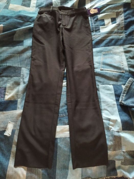 Черные новые брюки