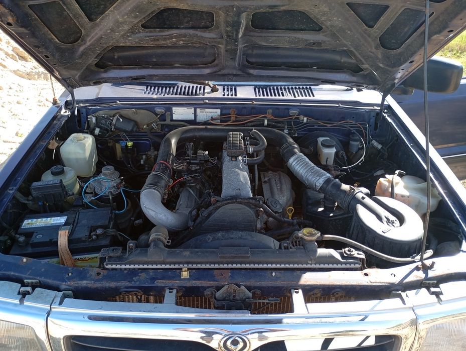 MAZDA B2500 pickup 4x4