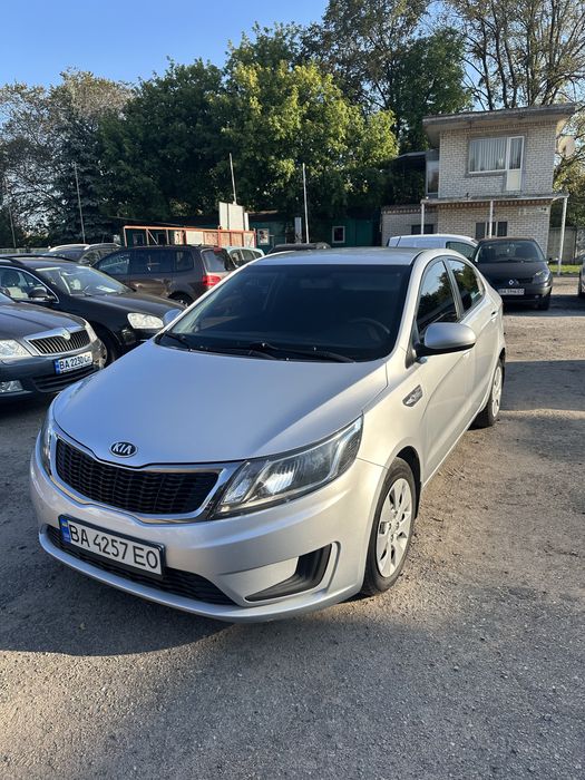 Продам KIA rio 2013г