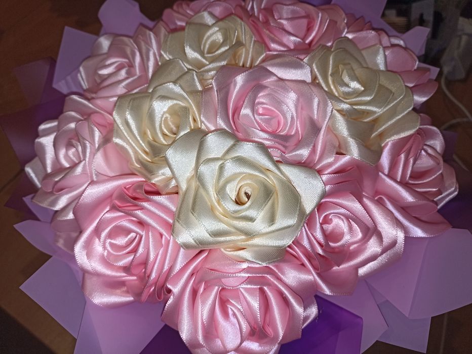 Букет з атласної стрічки