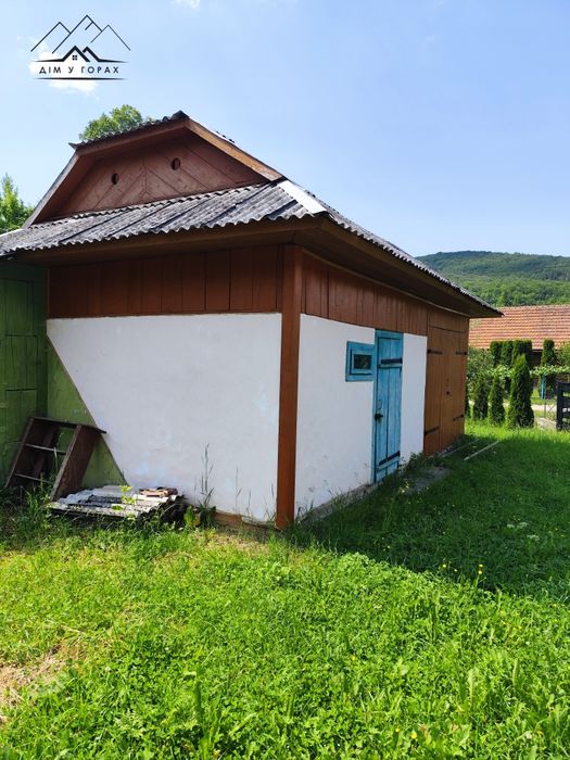 Продаж будинку в центрі с. Шешори та ділянки 25 сот.