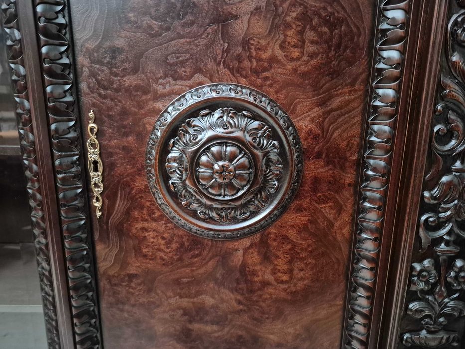 Stylowa biblioteka na lwich łapach antyk