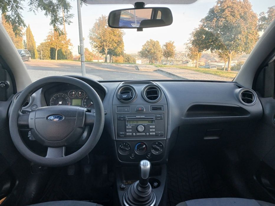 Ford fiesta ano 2008 impecável super económico