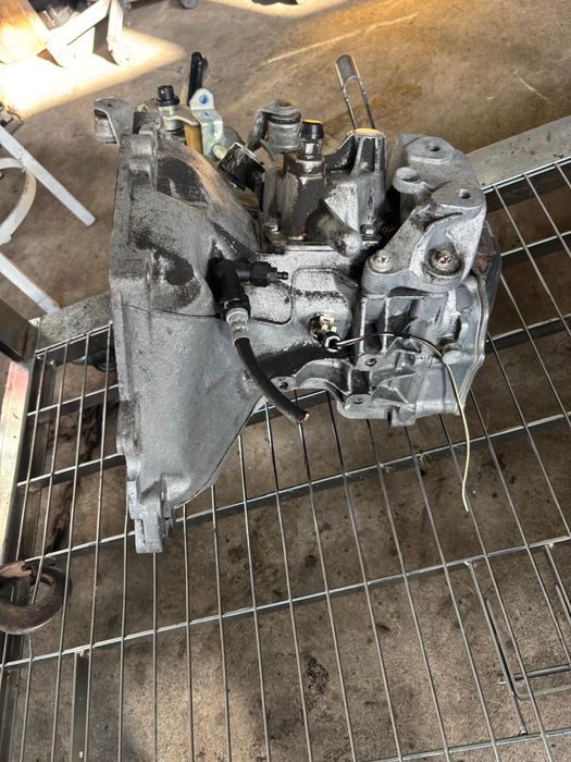 Skrzynia biegów manual Opel astra H III zafira vectra F17C394 1.6 1.8