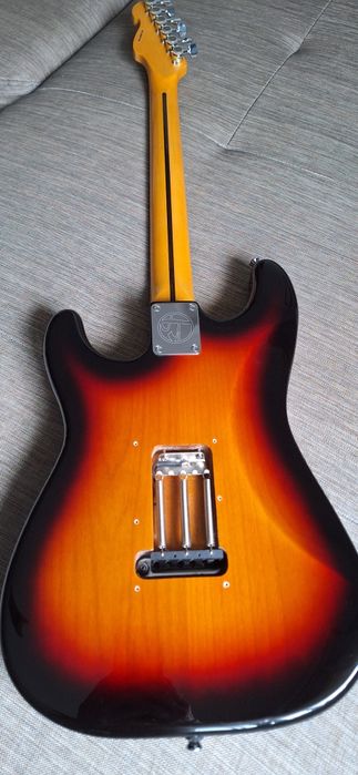 Tribute Starlight Deluxe SSS gitara elektryczna