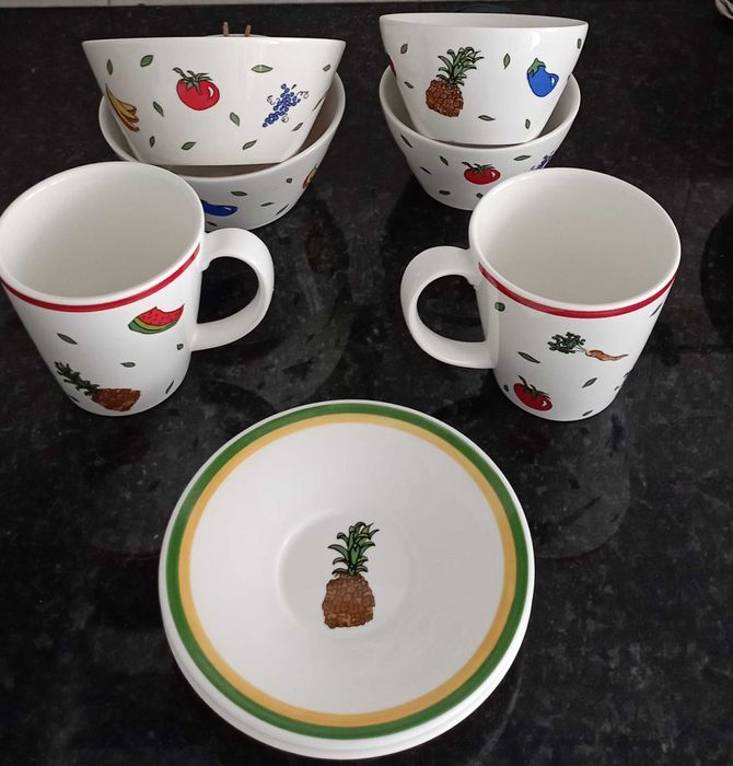 Conjunto de 8 peças loiça Planeta DeAgostini