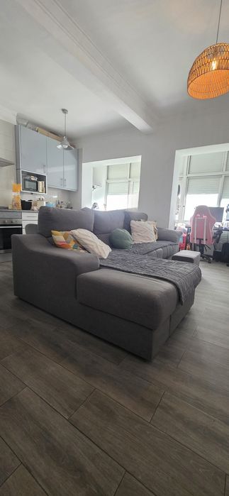 Sofá Chaise Long com puff