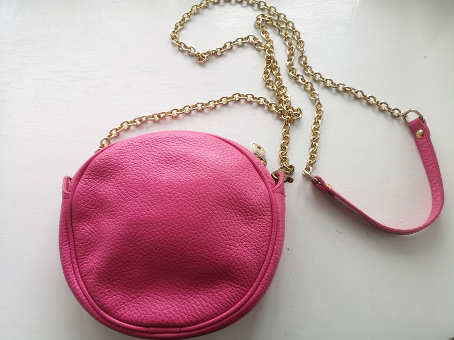 Шкіряна маленька сумка Guess