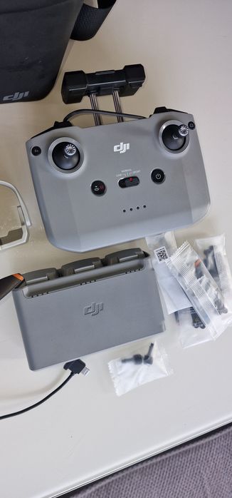 Dron DJI Mini 2 Fly More Combo – stan bardzo dobry, komplet akcesoriów