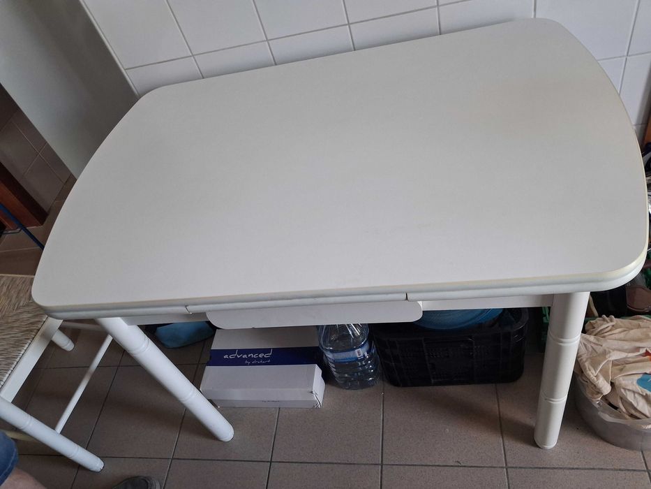 Conjunto Mesa de Cozinha Extensível (110-170cm) + 4 Cadeiras