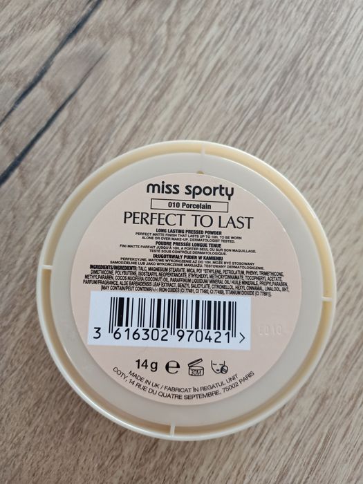 Miss sporty puder matujący