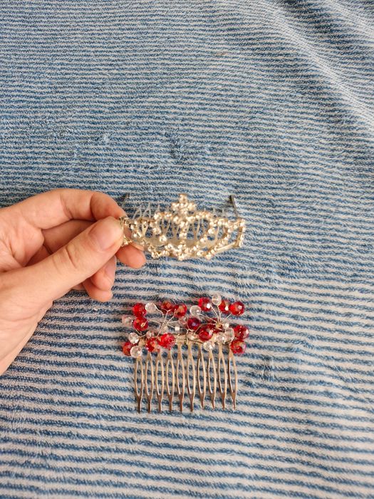 Гребінці, прикраси для волосся