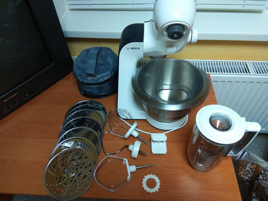 Кухонная машина (комбайн) Bosch MUM52120/02 (с насадкой для нарезки ку