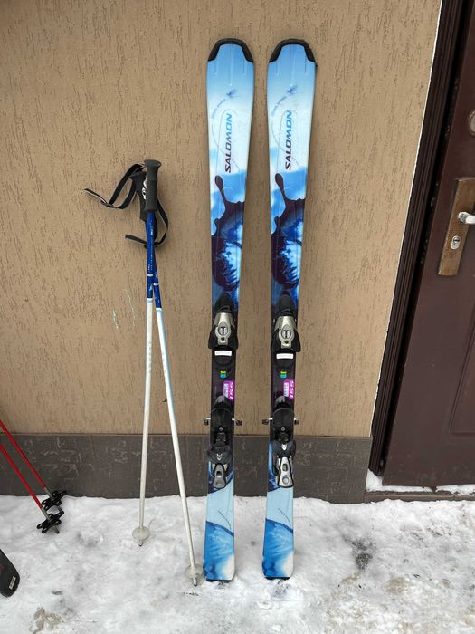 Лижі Salomon з палицями та чохлом