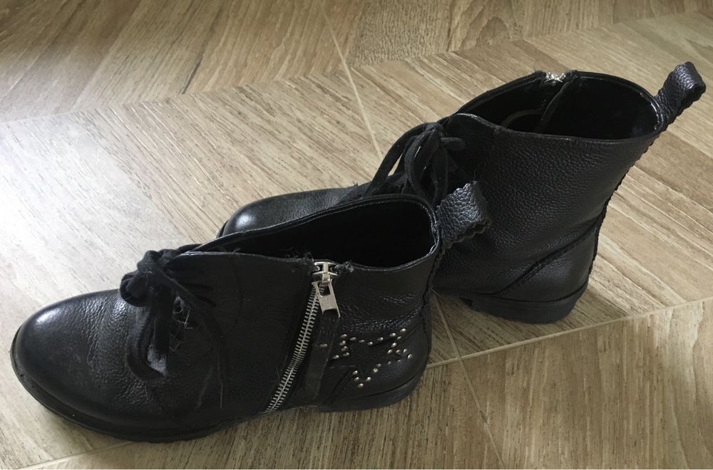Buty ze skóry czarne gwiazdy 37