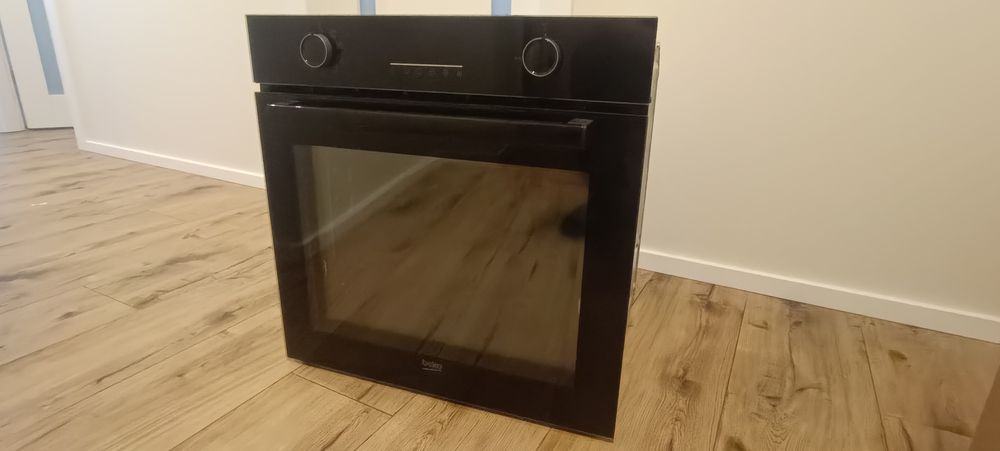 Sprzedam piekarnik Beko