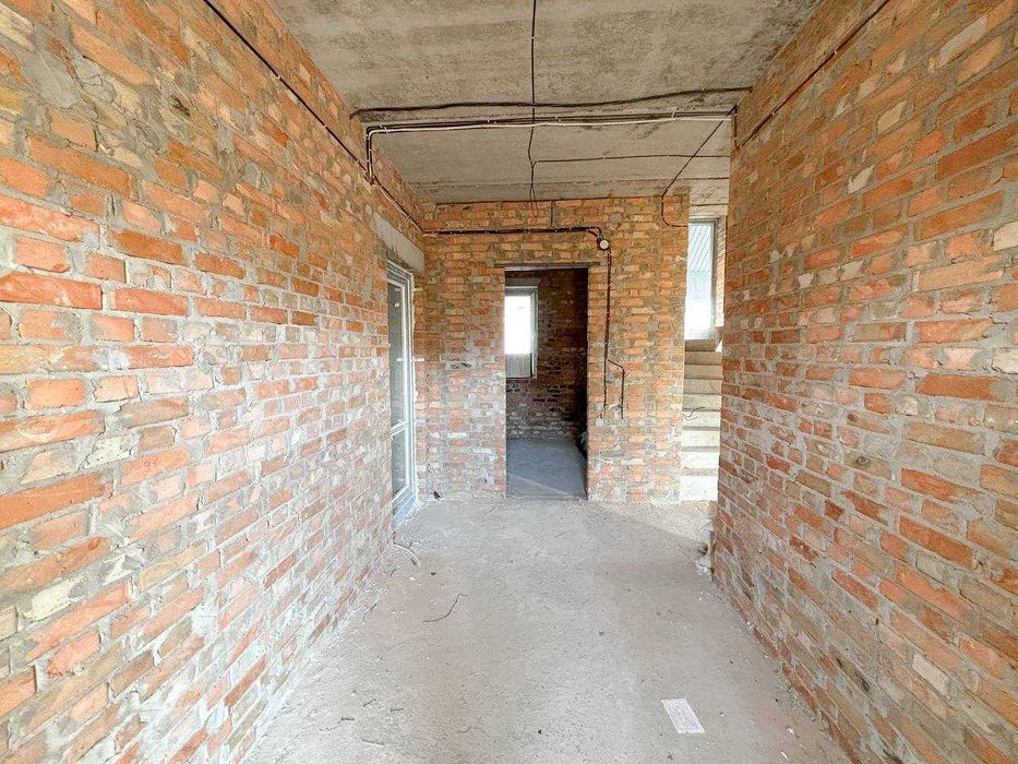 ОКРЕМОСТОЯЧИЙ  БУДИНОК  Локація: масив Кришталевий