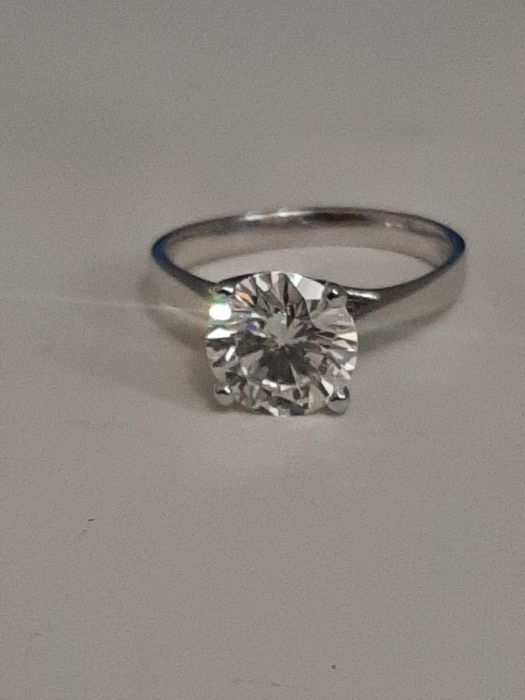 3.07 ct H/VS2 натуральный бриллиант сертификат.  Золотое кольцо.