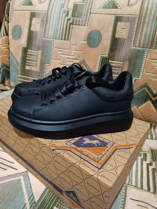 Кеди жіночі 37 розмір