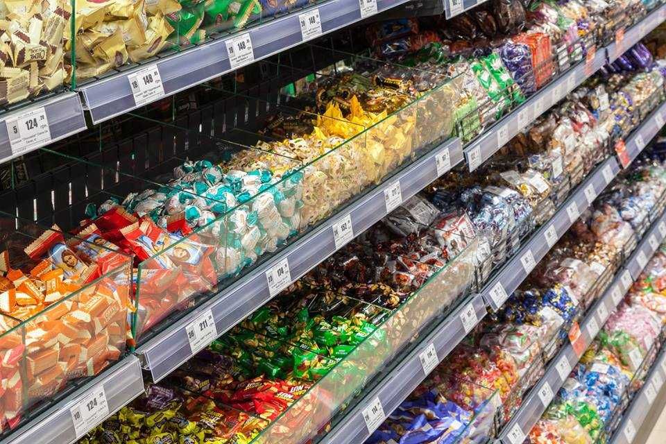 Стелажі для овочів, для хліба, кондитерські. Перфоровані стелажі Гачки