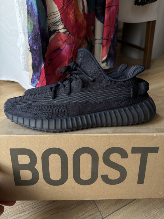 Adidas Yeezy Boost 350 V2 Onyx buty sneakersy czarne 46