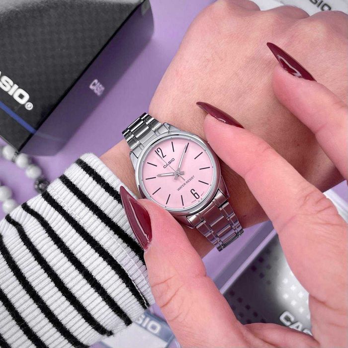 Жіночий годинник Casio LTP-V005D-4B (Оригінал) Це не просто аксесуар, а символ елегантності та практичності