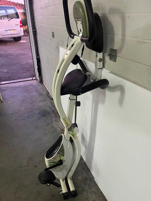 Bicicleta Estática Dobrável BACKFIT YF91H (Com Encosto)