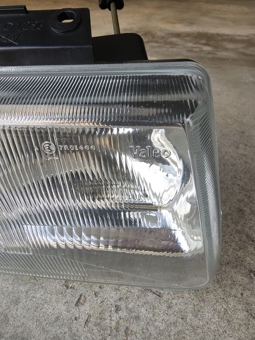 Ótica/ farol novo original VALEO lado direito Opel Corsa-A fase 2 Joy ou GSi