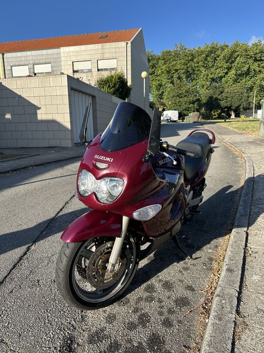 Suzuki GSX 750F KATANA