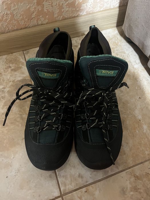 Ботінки Teva трекінгові