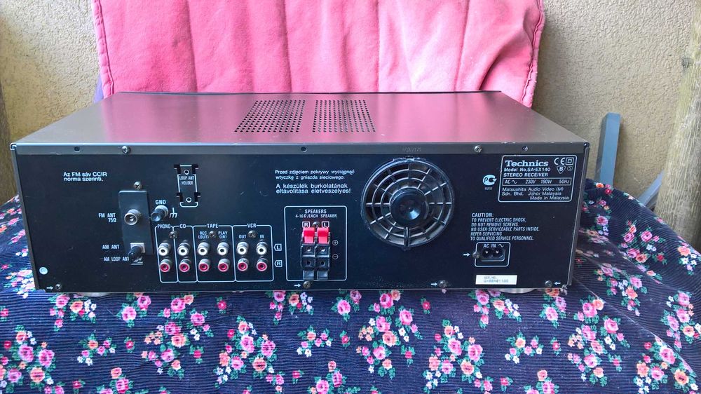 Amplituner Technics SA-EX140. Bez pilota.