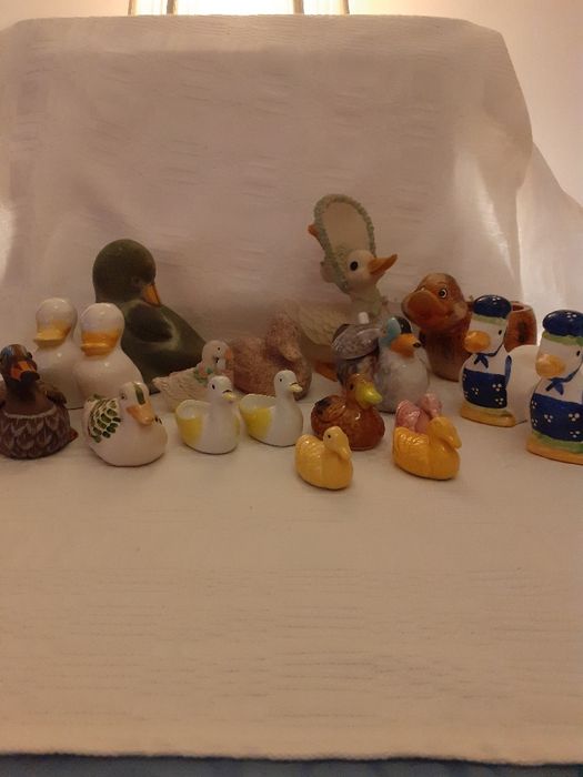 Patos de loiça para decoração
