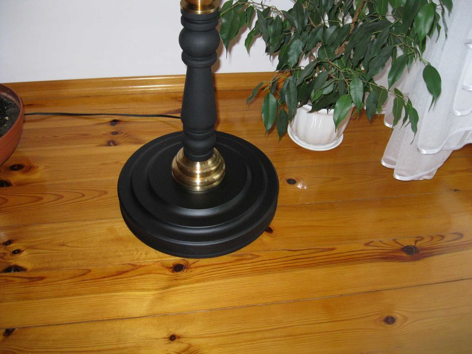 piękna lampa stojąca podłogowa  vintage z abażurem z mosiądzu i drewna