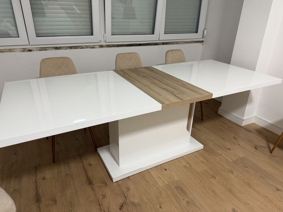 Mesa extensível branca