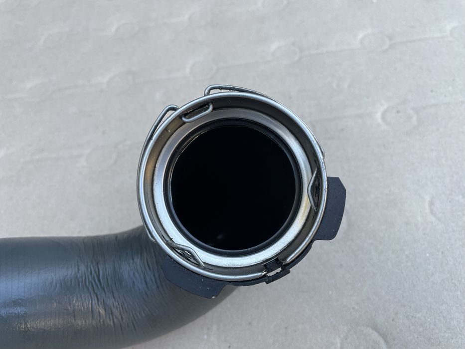 Патрубок интеркулера на VITO-VIANO W639