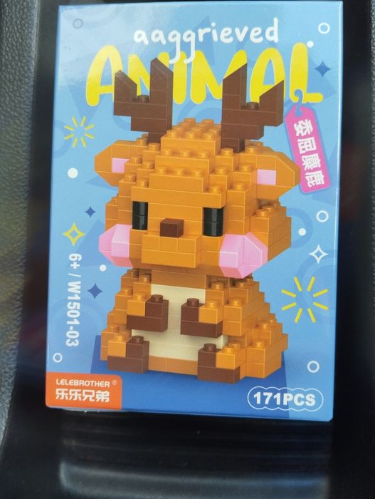 Pequeno figurino para construção tipo lego.